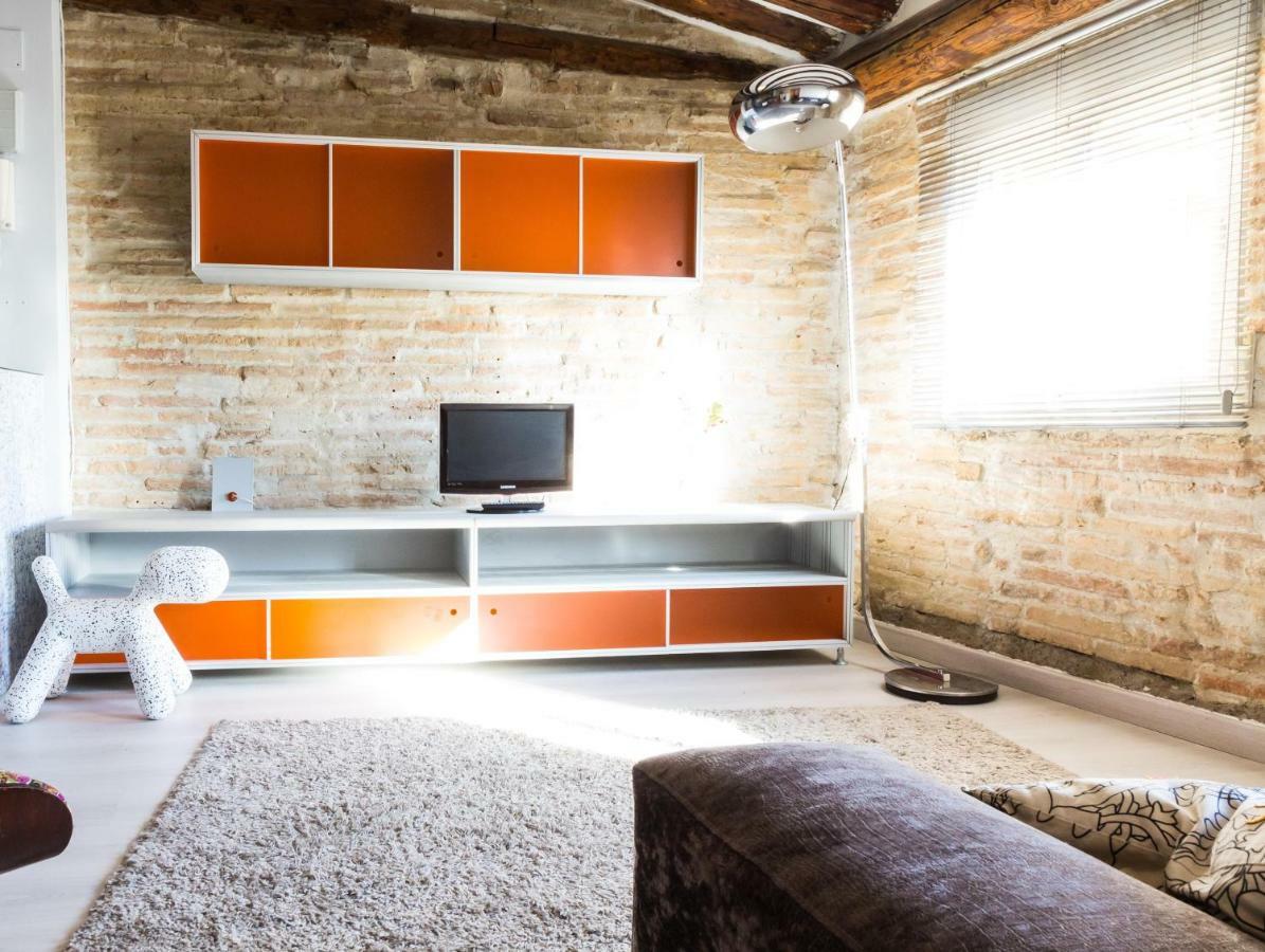 Apartmán Fantastica Buhardilla Pz. Pilar Zaragoza Exteriér fotografie