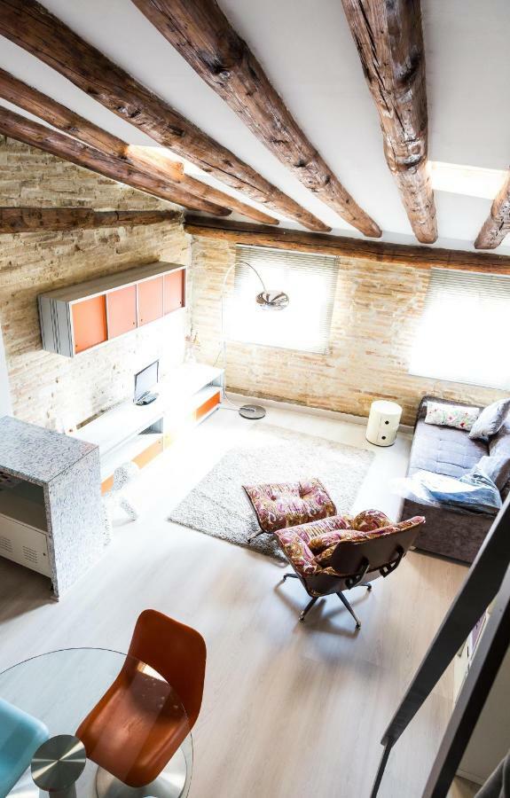 Apartmán Fantastica Buhardilla Pz. Pilar Zaragoza Exteriér fotografie